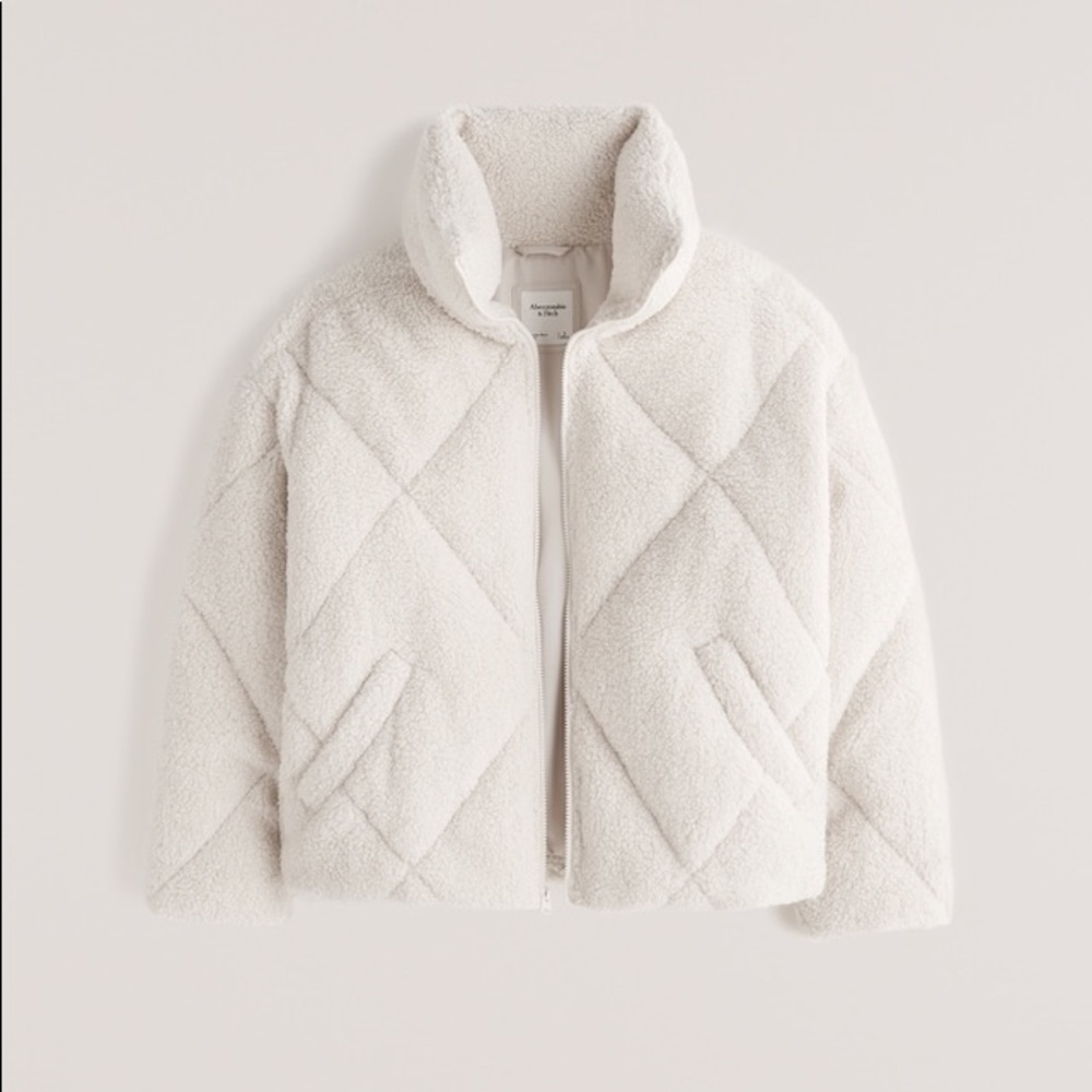 Abercrombie & Fitch Oversized Sherpa Quilted Puffer